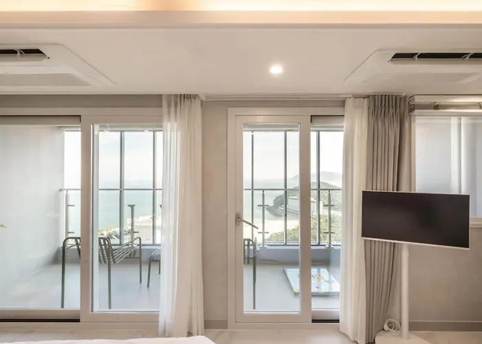Haeundae Wave Hotel *